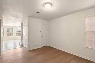 4927 S Cancun Dr, Houston, TX 77045 - Photo 4