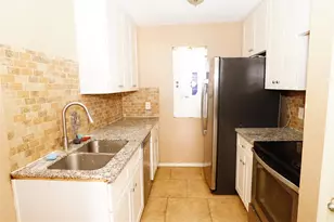 8405 Wilcrest Dr, Houston, TX 77072 - Photo 4