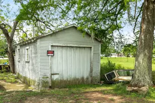 233 Hamilton St, West Columbia, TX 77486 - Photo 14