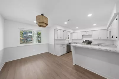 5002 Cedar Creek Drive, Dickinson, TX 77539 - Photo 12