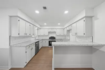 5002 Cedar Creek Drive, Dickinson, TX 77539 - Photo 8