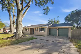 5002 Cedar Creek Dr, Dickinson, TX 77539 - Photo 1