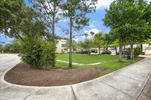 1702 Oak Leaf Pass Dr, Houston, TX 77055 - Photo 22