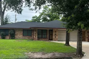 3815 Gardendale Dr, Houston, TX 77092 - Photo 2