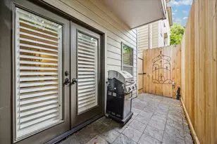 544 Bomar St, Houston, TX 77006 - Photo 16