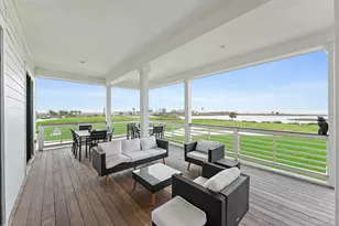 10818 Sweetwater Cove Blvd, Galveston, TX 77554 - Photo 2