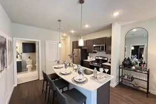 2102 Antoine Dr, Houston, TX 77055 - Photo 2