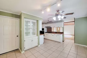 1610 Maryon St, Baytown, TX 77523 - Photo 16