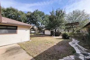 1610 Maryon St, Baytown, TX 77523 - Photo 42