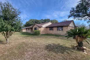 1610 Maryon St, Baytown, TX 77523 - Photo 2