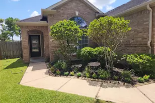 2909 Castleton Bay Ln, Pearland, TX 77584 - Photo 4