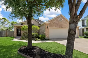 2909 Castleton Bay Ln, Pearland, TX 77584 - Photo 2