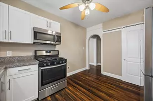 12 Greenwood St, Houston, TX 77011 - Photo 8