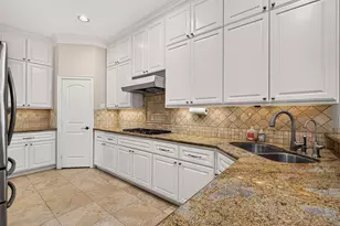 2816 McCulloch Cir, Houston, TX 77056 - Photo 14