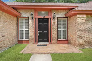 705 Holly Springs Ct, Conroe, TX 77302 - Photo 4