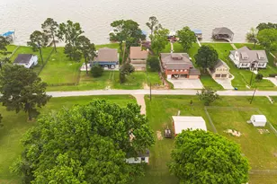 110 Lakeview Shores Dr, Coldspring, TX 77331 - Photo 1