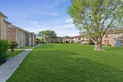 1076 Willow Oaks Circle, Pasadena, TX 77506 - Photo 2
