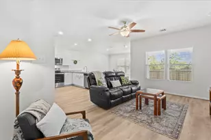 304 Del Monte Dr, Huntsville, TX 77320 - Photo 8
