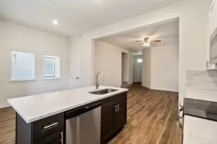 408 W Marlin St, Willis, TX 77378 - Photo 6