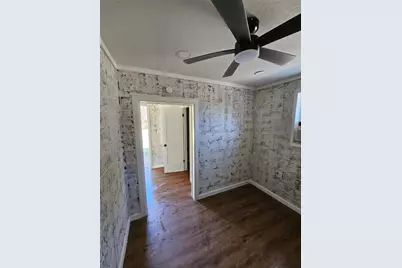 1305 Stowell Street, Anahuac, TX 77514 - Photo 6