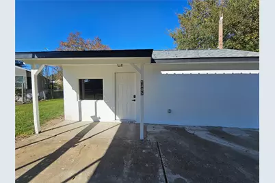 1305 Stowell Street, Anahuac, TX 77514 - Photo 2