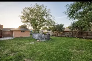 4800 Country Club View, Baytown, TX 77521 - Photo 32