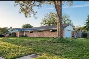 4800 Country Club View, Baytown, TX 77521 - Photo 4