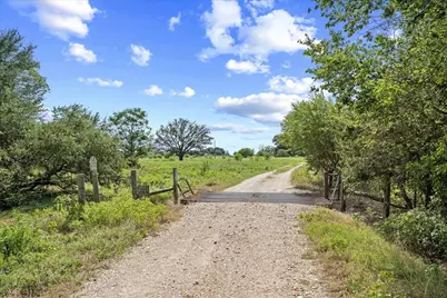 399 Prune Road, La Grange, TX 78945 - Photo 10