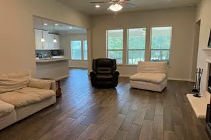 301 Double Eagle Rnch Dr, Cedar Creek, TX 78612 - Photo 10