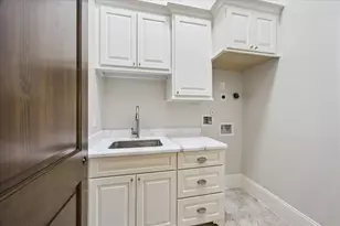 2706 Westgrove Ln, Houston, TX 77027 - Photo 36