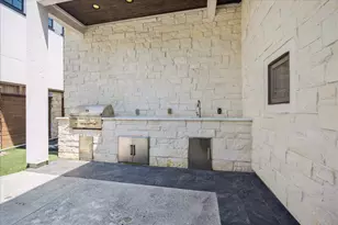 2706 Westgrove Ln, Houston, TX 77027 - Photo 34