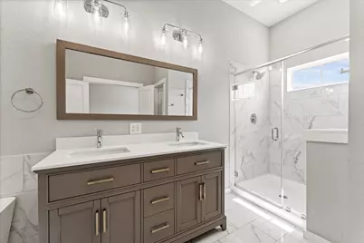 802 Berry Sage Lane, Houston, TX 77022 - Photo 14