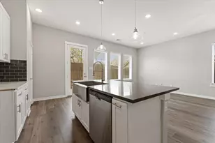 802 Berry Sage Ln, Houston, TX 77022 - Photo 10
