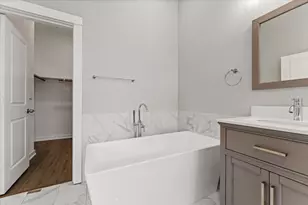 802 Berry Sage Ln, Houston, TX 77022 - Photo 14