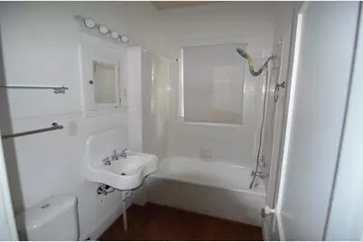 321 Dorchester Street, Houston, TX 77022 - Photo 10