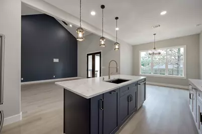 2421 Crosstimbers Street, Huntsville, TX 77320 - Photo 18