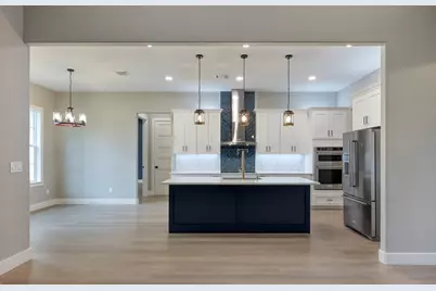 2421 Crosstimbers Street, Huntsville, TX 77320 - Photo 10