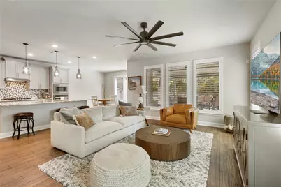 10 Heirloom Garden Place, The Woodlands, TX 77354 - Photo 4