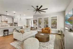 10 Heirloom Garden Pl, The Woodlands, TX 77354 - Photo 4