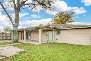 8565 Ridgepoint Dr, Houston, TX 77055 - Photo 38