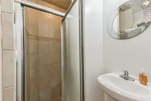 402 Bomar St, Houston, TX 77006 - Photo 12