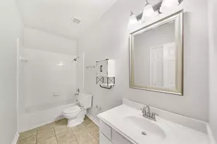 2714 Crestbrook Ct, Sugar Land, TX 77479 - Photo 18