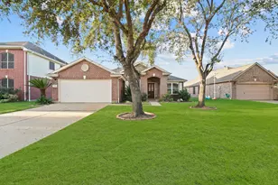 2714 Crestbrook Ct, Sugar Land, TX 77479 - Photo 2