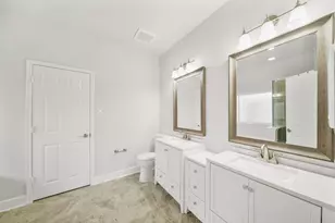 2714 Crestbrook Ct, Sugar Land, TX 77479 - Photo 14