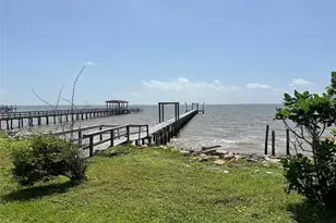 415 2nd St, San Leon, TX 77539 - Photo 4