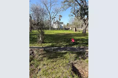 1110 Pipkin Street, Beaumont, TX 77705 - Photo 2