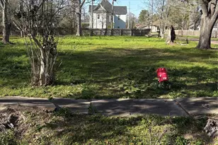 1110 Pipkin St, Beaumont, TX 77705 - Photo 1