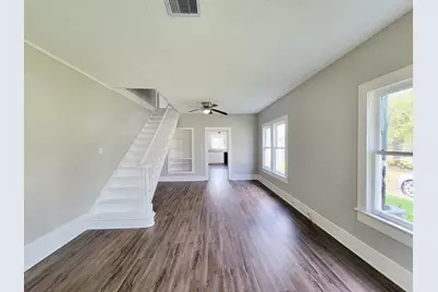 605 N Avenue A, Freeport, TX 77541 - Photo 6