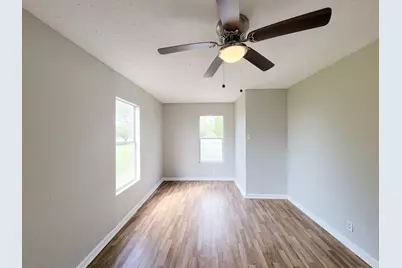 605 N Avenue A, Freeport, TX 77541 - Photo 36