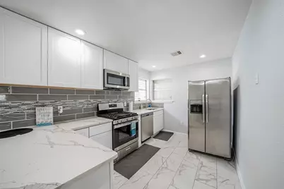 4923 Bernardo De Galvez, Galveston, TX 77551 - Photo 6
